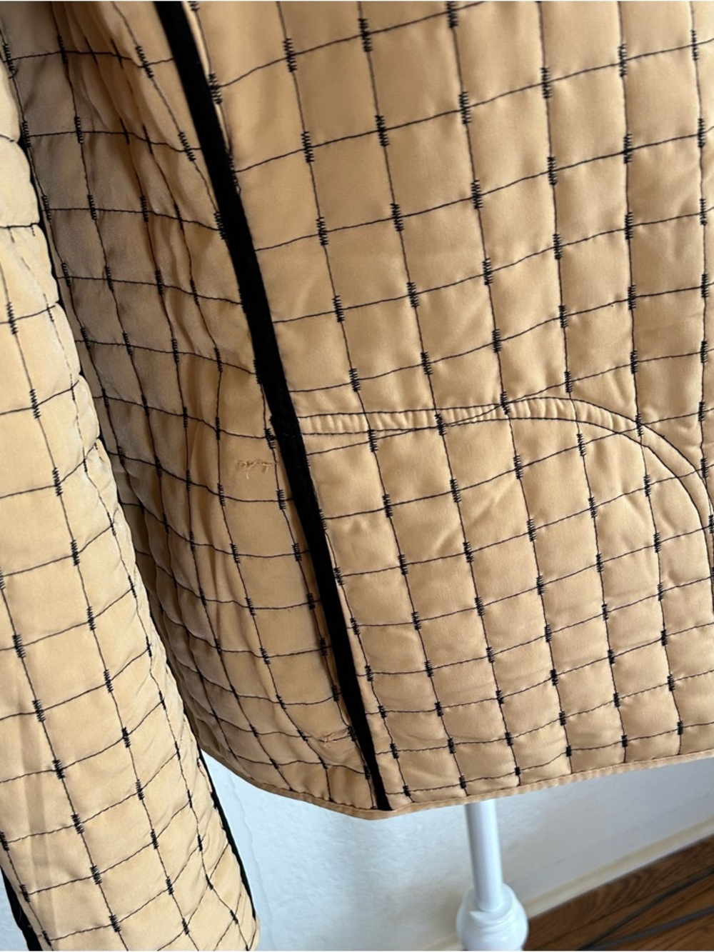 Hand Crafted Black Quilted Jacket reversible - Picture 5 of 10